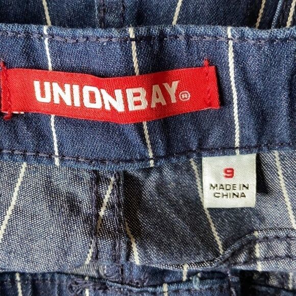 𝅺women’s Union Bay Chloe pinstripe jean shorts Size 9 - Picture 5 of 6